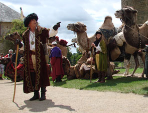 la caravane de samarkand arrive au château