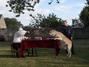 loup à table