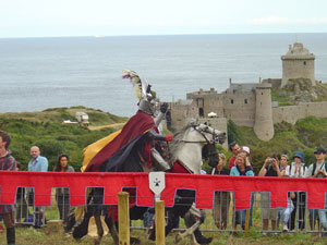Le tour de Lice des chevaliers, devant le Fort Lalatte